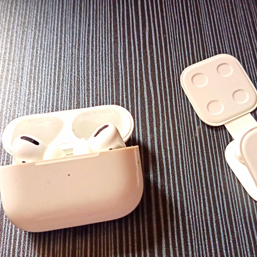 Apple airpods pro white ear - airpods,
