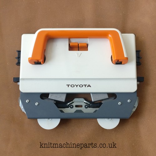 Toyota 901 knitting machine - knitting,
