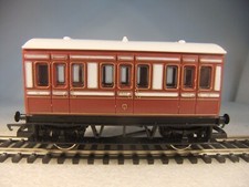 oo gauge Hornby R219 - 4 Wheel Coach Caledonian Livery Red / White - VGC Boxed