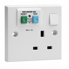 Schneider Type A Passive RCD Switched Single Socket White 1 Gang 13A 30mA Test