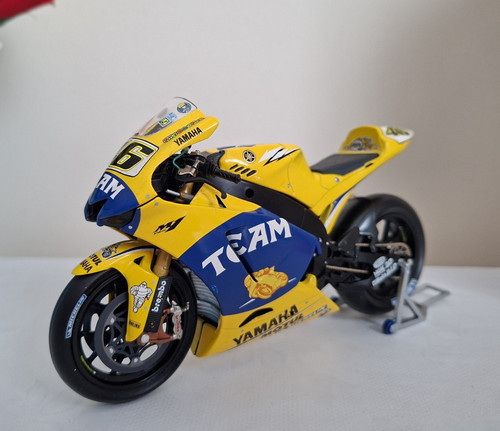 Minichamps valentino - minichamps, 1:12