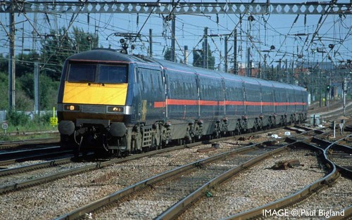 Hornby coach r40145 gner - hornby,