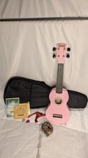 Mahalo Ukelele Guitar With Gig Bag Bundle