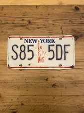 Vintage New York US Car License Plate S85 5DF