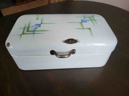 Old bread bin lunch box - bread,