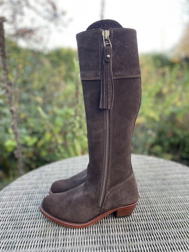 Handcrafted chocolate suede