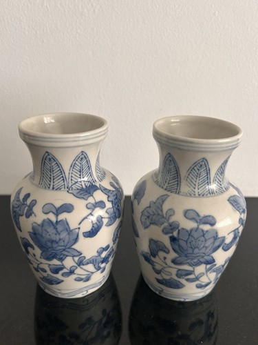 Pair chinese hand painted - of,
