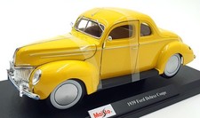 Maisto 1/18 Scale Diecast 46629 - 1939 Ford Deluxe Coupe - Yellow