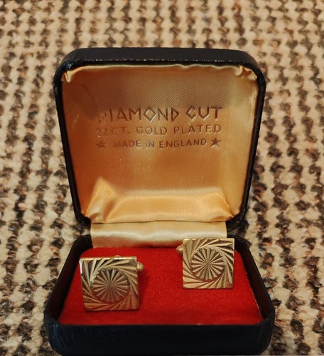 22ct vintage diamond cut gold - 22ct,