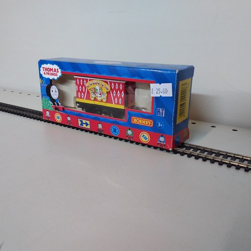 Hornby r9208 circus van - r9208,
