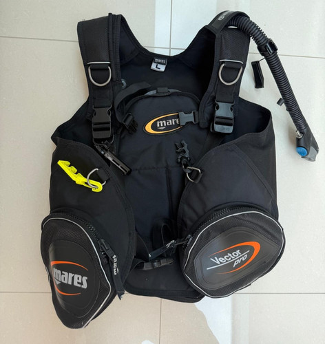 Mares vector origin - vector, scuba
