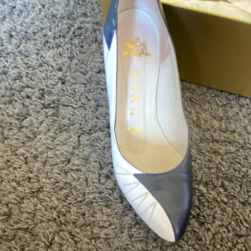 Gina navy white colourblock - &,