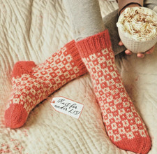 #191 LADYS ARAN BED SOCKS ON 2