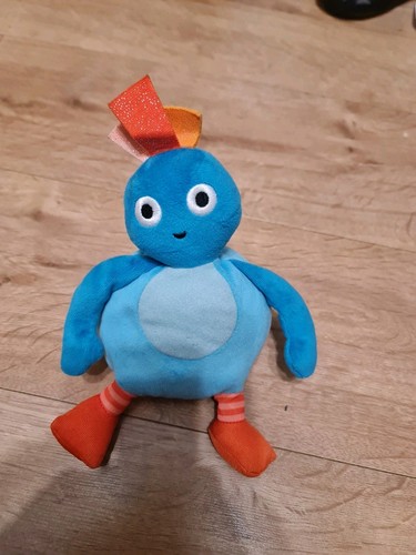 Two twirlywoos hop chick - two,