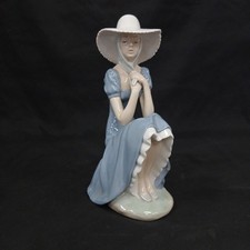 Nao Lladro Lady Figure Collectable RMF30-CAP