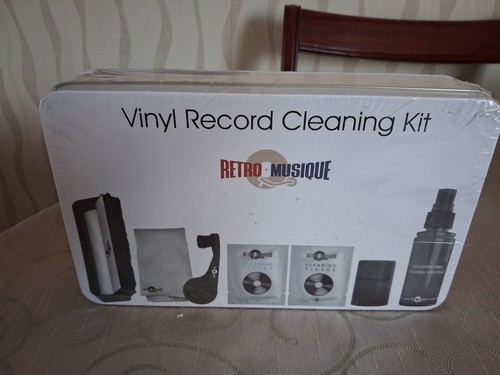 Vinyl record cleaning kit - cleaning, by