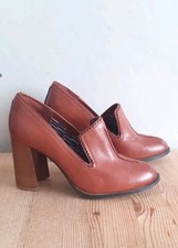 Clarks V&A Shoes Limited edition Tan Leather high Block heels UK  5.5 Retro 