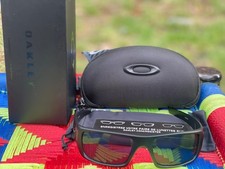 Oakley crankshaft  Sunglasses, Black lense, UV400 Black Logo