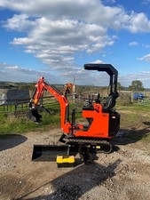 LE0.8+ Mini Digger, Swing