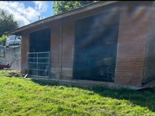 Mobile field shelter on metal runners