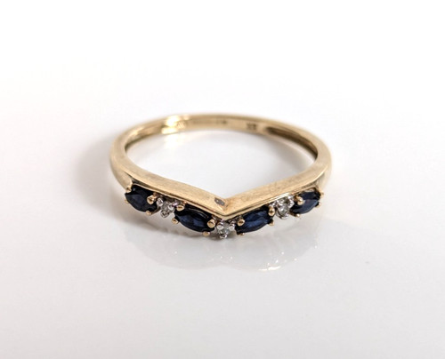 9ct yellow gold sapphire - 9ct,