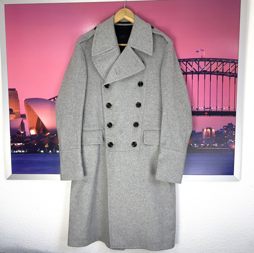 Pretty green black - pretty, label