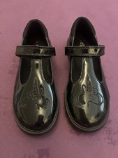 M&S Unicorn Starry School