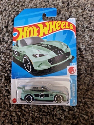 Hot wheels mazda 5 miata - mazda,