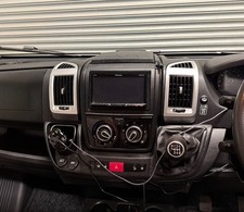 Pioneer Avh-5700dab With Pioneer Avic F160 Navigation Unit Stereo, DAB, CarPlay