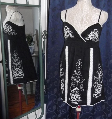 Black embroidered cotton - black,