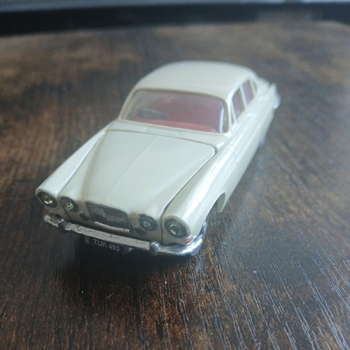 Corgi toys 238 jaguar - toys, x