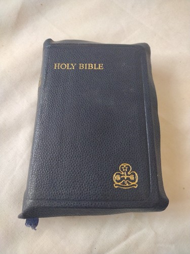 Holy bible collins pocket size - holy,