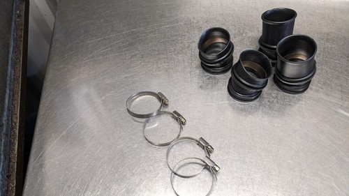Suzuki gsxr1100 airbox rubbers - suzuki,
