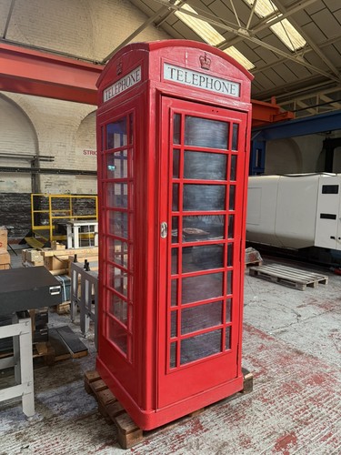 Red telephone box kiosk - k6,