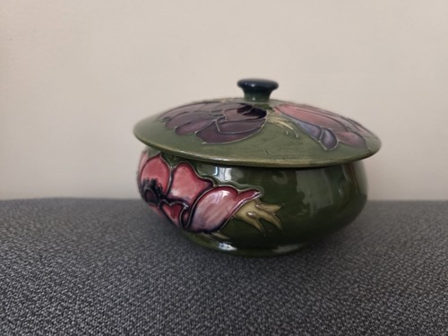 Moorcroft lidded dish very - lidded,