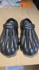 mens black rubber strap heel