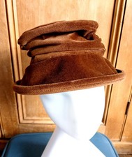 Vintage Style 1980s 1990s Hatrix Brown Velvet Cloche Hat Soft Ruched Design Brim