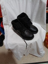 Magnum Royal Mail Size 8 black