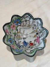Hand Painted Japanese Scalloped Eggshell Porcelain Footed Bowl
