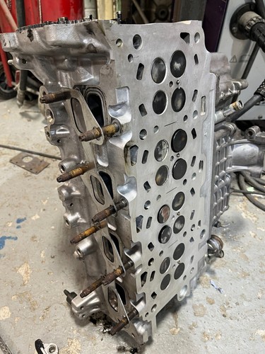 Reconditioned cylinder head - cylinder,