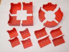 BAYKO,  16 RED TURRETS