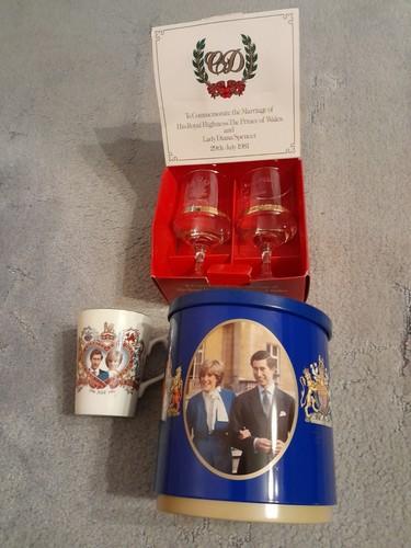 Royal wedding commemorative - royal,