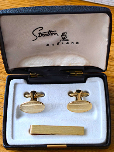 Vintage stratton england gold - stratton,