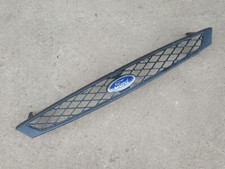 FORD FOCUS MK1 (01-04) FRONT GRILL GRILLE & BADGE TRIM 2M518200ACW