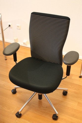 Vitra chair antonio - by,