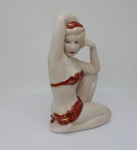 Figurine bathing beauty - bathing,