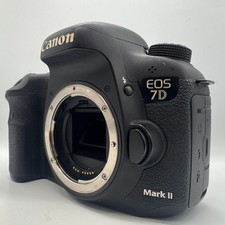 Canon EOS 7D Mark II Digital