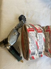 DYNABRADE AIR BELT INDUSTRIAL SANDER MODEL 15300 SFPM 4550 USED PLUS 100 BELTS