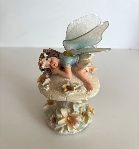 Sleeping fairy figurine - sleeping,