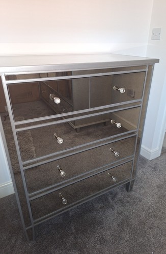 Mirrored chest drawers - 2,